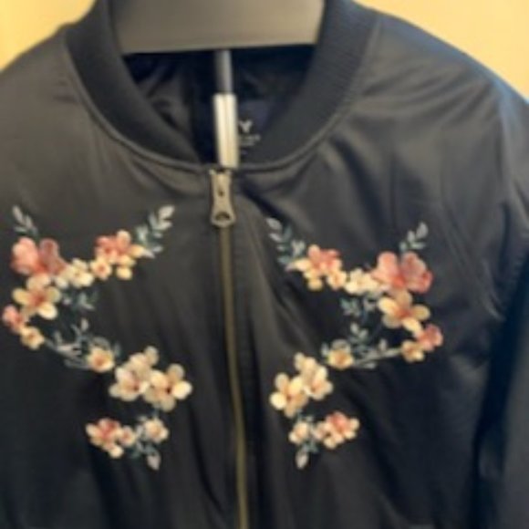 American Eagle Black Flower Bomber jakcet - Picture 7 of 10